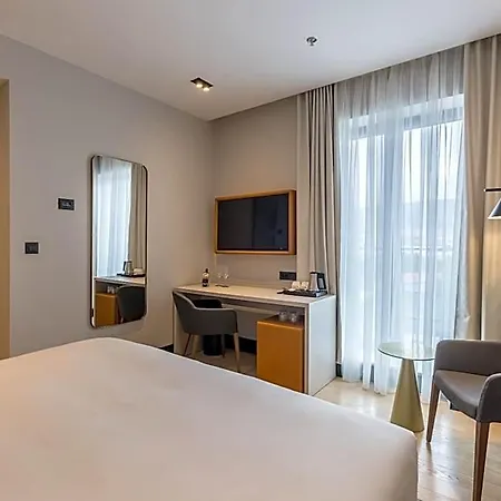 Cora Szálloda 4*